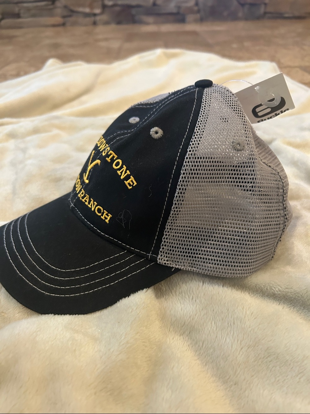 Yellowstone Dutton Ranch black/gray hat - Picture 2 of 5